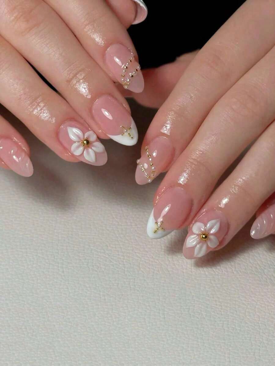 10pcs Short Almond Elegant French 3D Embossed Floral Nail Art Stickers, Cute & Beautiful With Gold Beads And Pearl Decor, Natural Nude Base, Elegant & Fashionable Nail Stickers, Handmade Full Coverage Long Lasting Press On Nails, Suitable For Women And Girls Daily And Party Wear - 彩色 - 查看 1