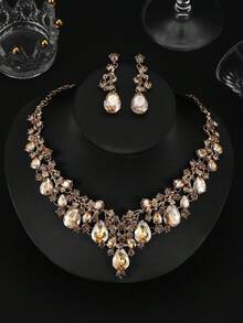 1 Set: 1 Pair Earrings + 1 Necklace With Flower Design, Elegant Vintage Style, Sparkling Diamond Jewelry Set For Women, Suitable For Party, Gift For Girl/Lady