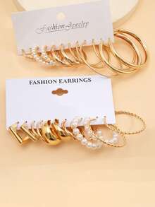 24件套波西米亚风青少年金属耳环套装，包括仿珍珠耳环和C形耳环，适合日常佩戴、派对和节日礼物。