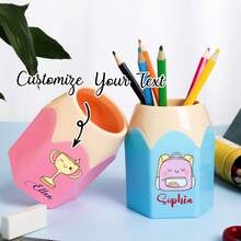 1 hộp bút cá nhân hóa, thích hợp để bàn làm việc, trang trí lớp học, đựng đồ dùng học tập cho giáo viên, trường mẫu giáo, quà tặng cá nhân hóa cho giáo viên, quà tặng tựu trường, đồ dùng học tập, đa chức năng, trang trí, tái sử dụng, hiện đại, nhiều màu sắc, dễ thương, cổ điển, hoạt hình, Kawaii, tùy chỉnh, cá nhân hóa, độc đáo, dành cho nhân viên, khách hàng, học sinh, văn phòng/công việc, trường học, không khí lễ hội, trường trung học cơ sở, trường trung học phổ thông, sinh viên năm nhất đại học, sinh viên năm hai đại học, sắp xếp văn phòng. - Nhiều màu - Xem 13
