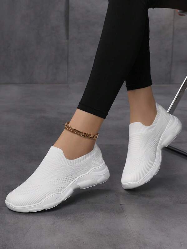2026新款大码透气轻便休闲女鞋，女士低帮舒适鞋，女士软底软面运动鞋，女士白色一脚蹬鞋，女士一脚蹬运动鞋，女士一脚蹬鞋，女士乐福鞋，女士一脚蹬袜鞋，女士白色鞋，女士舒适步行鞋，女士旅行鞋，白色护士鞋，女士时尚休闲白色运动鞋