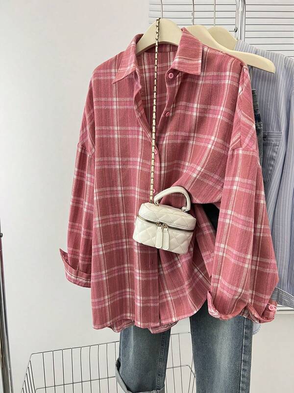 Camisa casual de manga larga con botones y estampado a cuadros, adecuada para el otoño