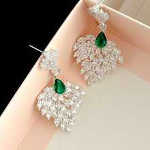 Pendientes largos con forma de pluma con circonita verde brillante, elegantes, apropiados para mujeres, novias elegantes, bodas, fiestas, accesorios de joyería