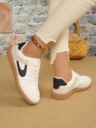 Women's Retro Casual Flat Soft Bottom Non-Slip Patchwork Outdoor Sports Shoes, Comfortable Student Sneakers, Lace-Up Simple Fashion Outdoor Student Casual Shoes