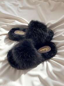 2025 Nuevas zapatillas de estar por casa de otoño/invierno de piel sintética esponjosa, con suela gruesa y elevada, deslizadores peludos, cómodas zapatillas de casa de punta redonda, suaves y mullidas zapatillas de interior para mujer - Negro - Ver 1