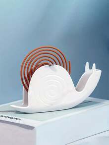 A White Cute Snail Shape Crawling Full Of Dynamic Ingenuity, Fireproof Plastic Material To Hold Up Curls Of Mosquito Incense, Both Practical Mosquito Repellent, But Also Breathing Home Art. St. Patrick's Day Greenery, Easter Vitality And Spring Rosy Melted Into The Spiral Pattern, Placed On The Windowsill, Coffee Table, So That The Mist With The Flow Of Snail Shells For The Living Room, Bedroom Decorated With Natural Poetry Will "Crawl", Unlocking Both Practical And Aesthetic Space Magic. - White - View 3
