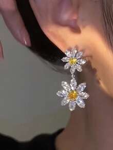 1 Pair Luxury Rhinestone Sunflower Earrings, Fashion Versatile Accessory For Women