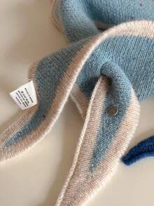 وشاح مثلث مصنوع بتقنية الكروشيه ذو حواف ملونة متباينة على شكل شبكة متقاطعة، وشاح صغير للرقبة للنساء، كاب دافئ للكتف متعدد الاستخدامات