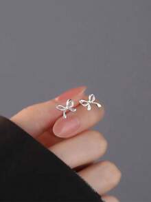1 Pair Fashionable Minimalist Bow Stud Earrings