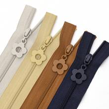 1 Set = 450cm/5 Yards Zipper + 10pcs Zipper Pulls, #3 Nylon Colorful Zippers With Matching Flower Zipper Pulls, 18 Color Options, Suitable For Clothing, Bedding, Bags, Pockets, Luggage, DIY Crafts Sewing - Multicolor - View 9