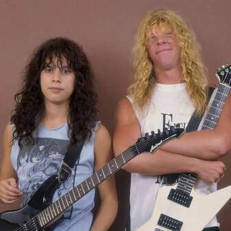 Men's Wig 80s Retro Rock Mullet Wig - Iconic Jett Black/Brown Short & Curly Haircut For Costume Parties, Stage Performances & 80s Theme Events - Easy-To-Wear Synthetic Rocker Hairstyle (No Maintenance Required)