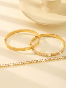 Set da 3 braccialetti in acciaio inossidabile placcato oro 18K a forma di quadrifoglio, adatti per feste, uso quotidiano, stile europeo e americano, personalizzati, generosi, con zirconia cubica di lusso, set di gioielli da matrimonio, regalo per ragazze, donne, parenti, amici, per matrimoni, compleanni, San Valentino