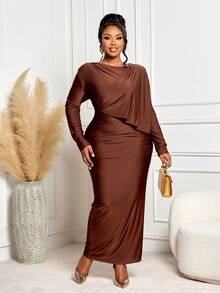BIUBIU Vestido plus size feminino elegante marrom em malha brilhante, manga longa, decote assimétrico, ombros franzidos, pregas no quadril, barra em formato H e fenda lateral, ideal para o trabalho e festas. - Castanho Café - Ver 4