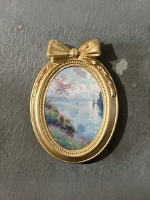 Un elegante marco de fotos de resina con detalles en relieve, pulido en oro, exhibición de una sola foto, orientación vertical, soporte de escritorio, diseño único de lazo, ranura única, forma rectangular - ¡Perfecto regalo de decoración para el hogar y la oficina! - Multicolor - Ver 5