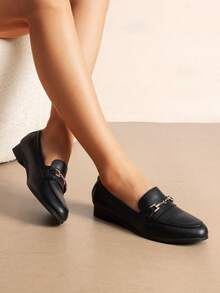 Women Loafers Flats Non-Slip Penny Loafers With Metal Detail Classic Vintage Commute Ladies Dress Shoes - 黑色 - 查看 2
