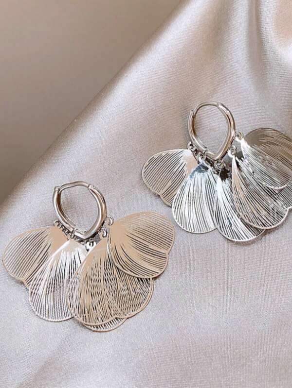 1 par de brincos novos de borla metálica vazada, brincos elegantes de luxo de alta qualidade, presente para mulheres