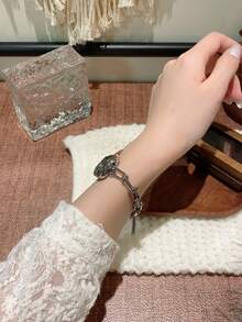 1pc Elegant Luxury Personalized Women's Bracelet Watch, Ultra-Thin Square Minimalist Quartz Watch, Suitable For Daily Wear, Birthday Gift - 銀色 - 查看 4