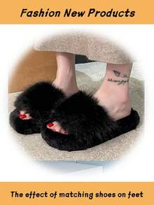 2025 Nuevas zapatillas de estar por casa de otoño/invierno de piel sintética esponjosa, con suela gruesa y elevada, deslizadores peludos, cómodas zapatillas de casa de punta redonda, suaves y mullidas zapatillas de interior para mujer - Negro - Ver 4