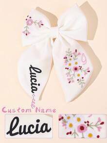 1 pieza Clip de pelo con lazo bordado personalizado para niñas, lazos de pelo bordados con nombre personalizado, clip de pelo con lazo bordado en flor, adecuado para decoración diaria del cabello, regalo para niñas, multifuncional, ornamental, grabado, letra, elegante, lindo, colorido, kawaii, adorable, casual, único, personalizado, regalos para bebés, bebé lindo, familia, amigos, hija, hijo, ella, para el Día del Niño, vacaciones de primavera, niños, Urban Gala, moderno, colorido, lindo