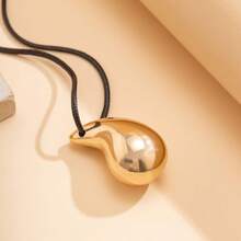 Women Pendant Necklaces