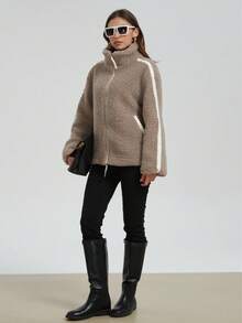 Neue Herbst/Winter Damen Oversized Teddy Mantel - Lässiger Schnitt fällt groß aus, empfehlen Sie eine Nummer kleiner für besseren Sitz, Retro Streetstyle Plüsch Oberbekleidung mit Stehkragen und Seitenstreifen - Kaffeebraun - Übersicht 8