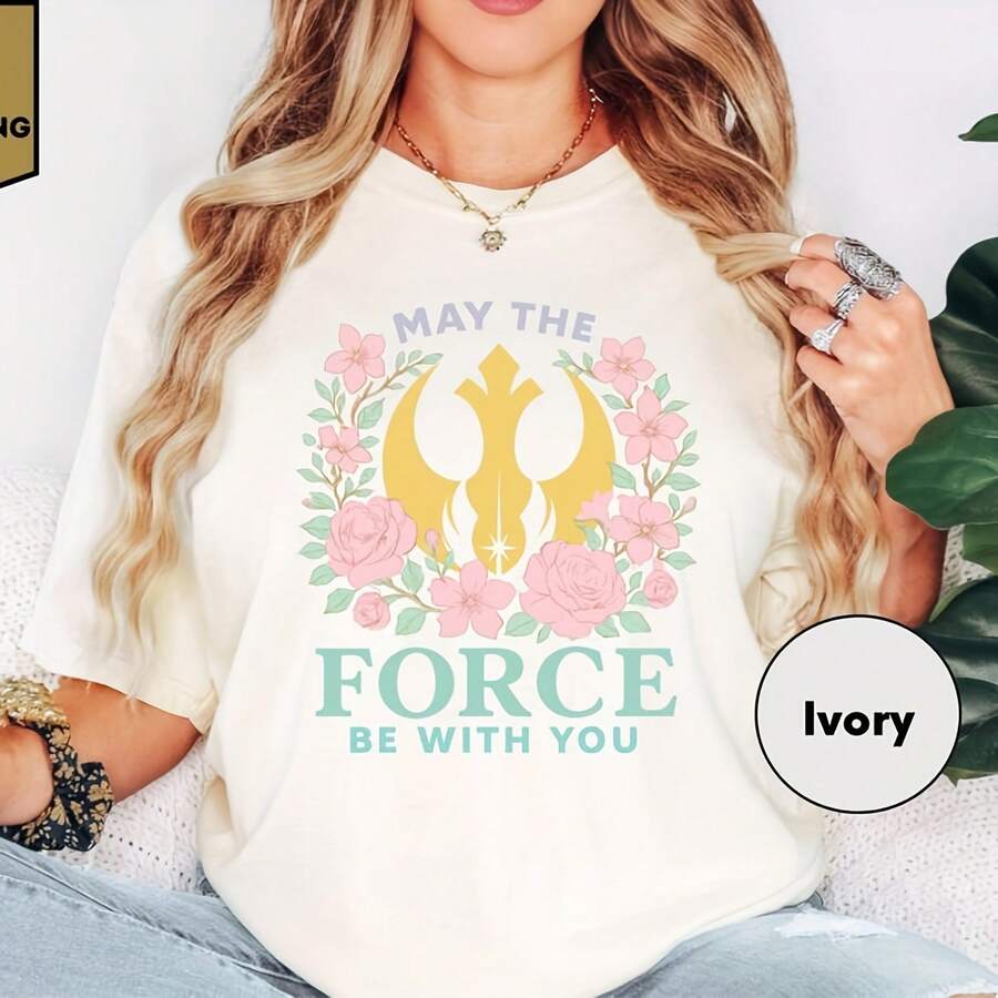 C-Omfort Colors May The Force Be With You S-Tar Wars Inspired Shirt, Mandalorian Shirt, B-Aby Y-Oda Shirt, Funny Travel Shirt220G Heavy Cotton T-Shirt – Thick Fabric Holds Pe, Feels Soft – Perfect For Outdoor Adventures, Gym Sessions, Family BBQs, Or School Days – Modern Meets Vintage In One – Great Gift For , Wo, Students, And Outdoor Lovers - 白色 - 查看 1