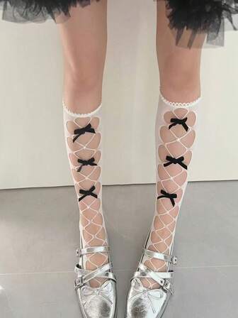 1双春夏新款个性化镂空蝴蝶珍珠蕾丝边长袜