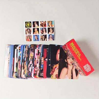 60 piezas Tarjetas KATSEYE "BEAUTIFUL CHAOS" LOMO + 32 piezas Mini Pegatinas, Álbum de Fotos de Celebridades para Imprimir, Tarjetas LOMO Decorativas de Regalo, Adecuado para Fans como Decoraciones y Coleccionables