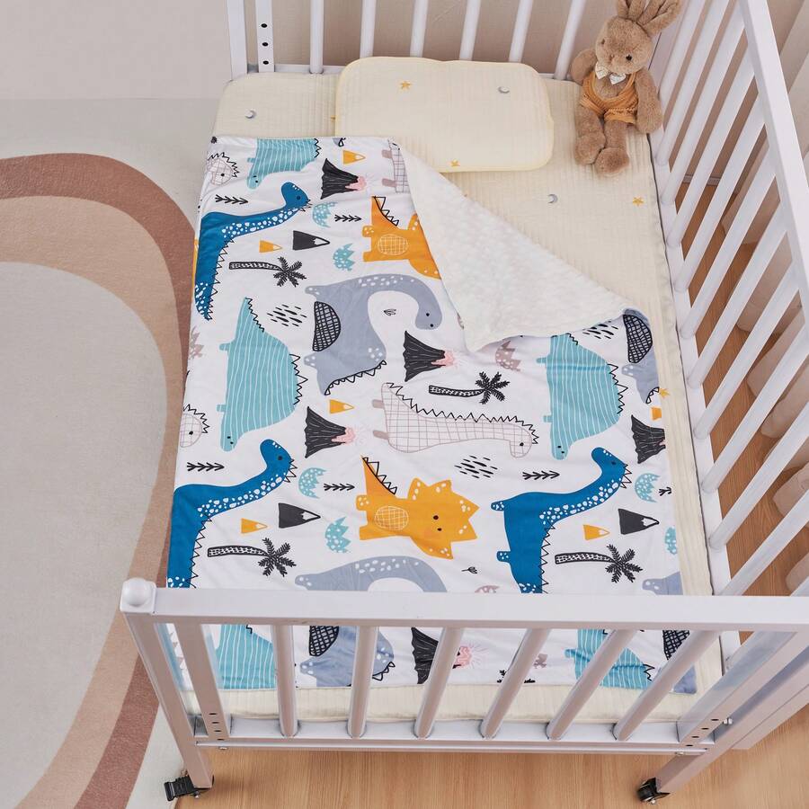 1 Stück Cartoon Dinosaurier Muster Baby Decke aus weichem Minky, Kleinkind Kinderbett Decke, bunter Dino Design Kinderzimmer Bettwäsche Decke mit gepunktetem Rücken, Kleinkind Kinderbett Decke