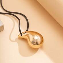 Women Pendant Necklaces