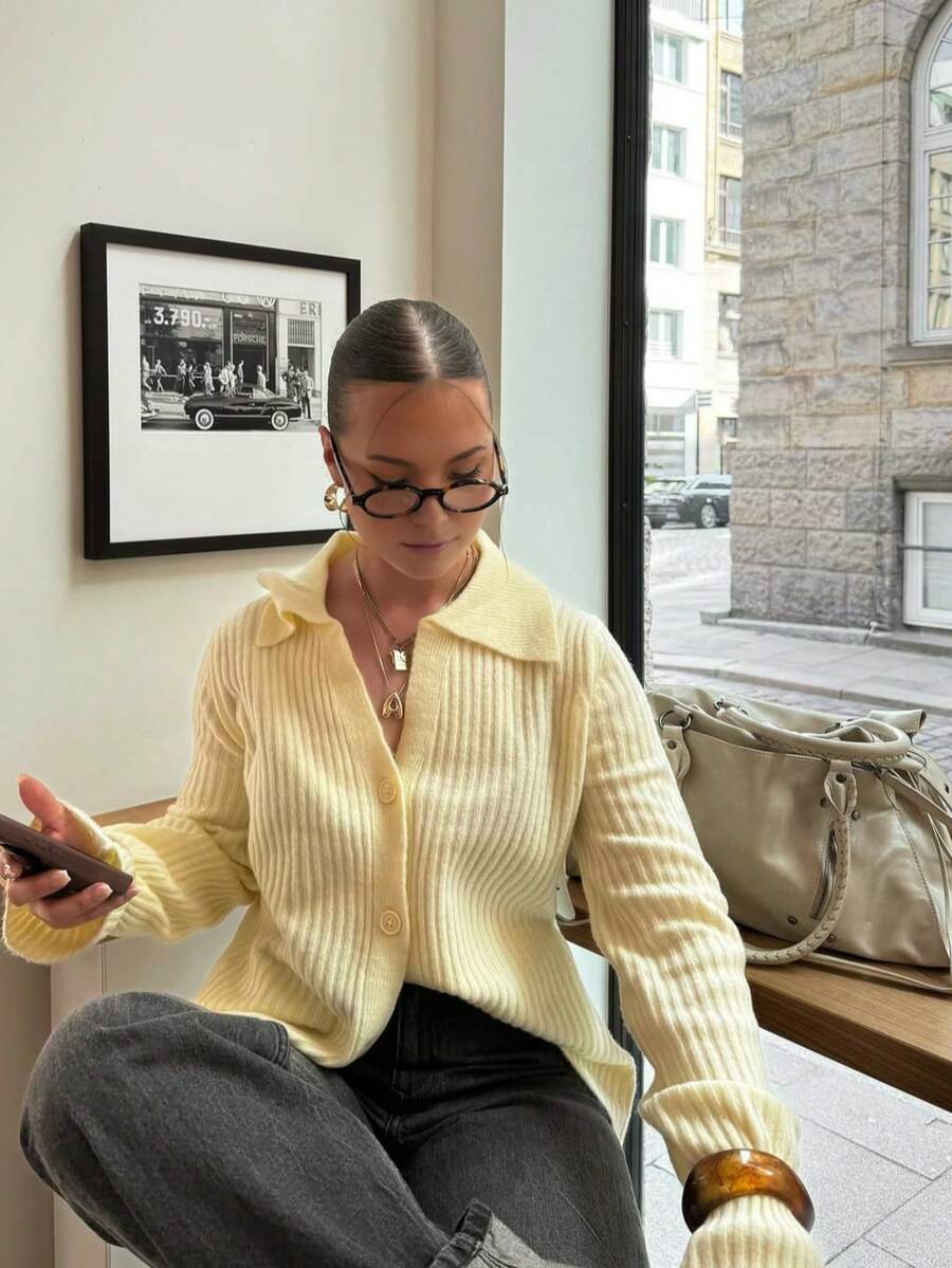 Senya 女士秋冬新款芥末黄翻领纽扣长袖针织开衫，竖条纹休闲宽松套头毛衣，日常穿着及通勤针织外套 - 黃色 - 查看 1