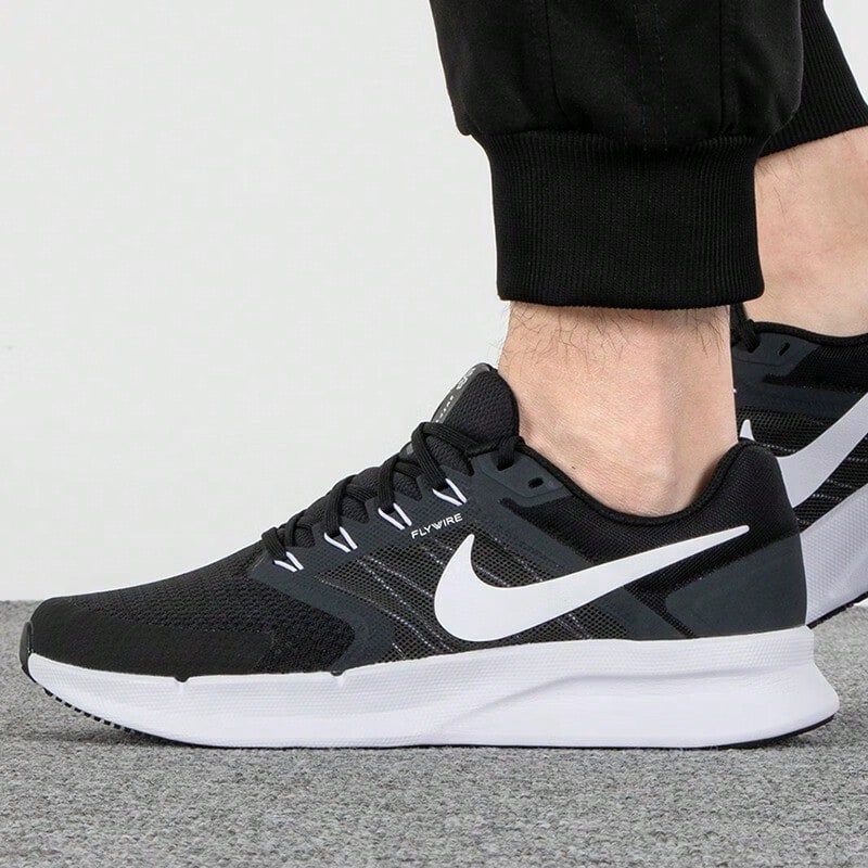 Nike 男士 RUN SWIFT 3 网面舒适轻便休闲跑步鞋 - 黑色 - 查看 1