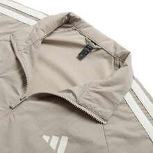 Adidas 男子寬鬆簡約外套 ST SPORTS LWJKT 日常通勤旅遊上衣 KC2835 - 學院銀灰/漢玉白 - 查看 3