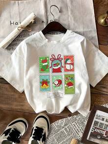Camiseta para mujer con estampado navideño. Cómoda y elegante camiseta color marfil con un adorable Papá Noel, muñeco de nieve, campanas y adornos. Mezcla de algodón supersuave, perfecta para un estilo navideño informal. Un regalo original para esta temporada. Talla extragrande. - Blanco - Ver 2