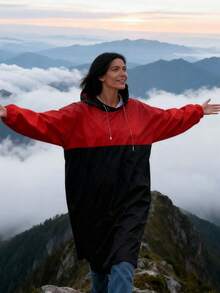 معطف مطر أسود وأحمر سميك مقاوم للماء للرياضات الخارجية الكاجوال، بتصميم لوحة قطع، مقاوم للرياض ومقاوم للماء من EVA سميك مع غطاء للجسم كامل للسفر والأنشطة الخارجية والدراجات والتنزه، للنساء البالغات