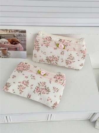 1个可爱碎花图案化妆包，洗漱包，旅行收纳包，拉链包，绗缝化妆包，时尚可折叠通勤化妆包，化妆刷收纳包，礼物，送给朋友，送给女孩，送给学生，绗缝碎花拉链化妆包，可爱碎花拉链化妆包礼品收纳包，珠宝收纳盒，浴室套装，情人节返校用品，手拿包，口袋，女士手拿包，女士礼物，圣诞礼物，女士礼物创意