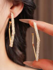 2 Stücke elegante funkelnde silberne Nadel Strass Diamant Ohrringe, luxuriöses schickes modisches vielseitiges Ohrstecker Design, geeignet für Party, Veranstaltung, Kleider-Kombinationen