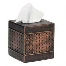 Metall Taschentuchbox, erhältlich in den Farben Kupfer, Weiß und Schwarz. Exquisites Aussehen mit gepunktetem Texturdesign, minimalistisch aber stilvoll. Kann im Wohnzimmer, Schlafzimmer oder Büro platziert werden, praktisch für das Entnehmen von Taschentüchern und Hinzufügen modischer Akzente zum Raum, praktisch und dekorativ.