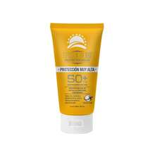 Protector Solar Facial y Corporal UV 100 de 60 ml - SPF 50+, Sin Fragancia, Hipoalergénico, Resistente al Agua para Todo Tipo de Piel - Fotosun Fluid Protect - Ver 1