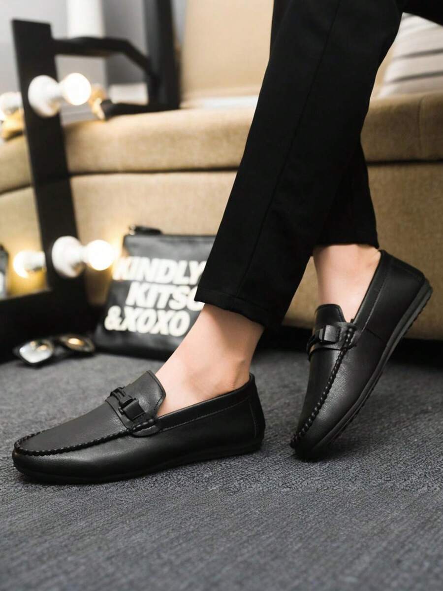 2025 Mocassini classici da uomo, comodi e di moda, scarpe da guida leggere, versatili e confortevoli (Nota: le scarpe sono piccole, si consiglia di scegliere una taglia in più per chi ha piedi più grandi) - nero - Visualizzare 1