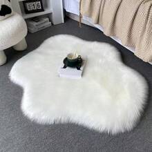 1pc Cloud Shaped White Plush Carpet, Asymmetrical Bedside Rug, 1-5cm Trimming Tolerance, Bedroom Foot Carpet, Living Room Coffee Table Rug, Nordic Ins Style Decor, Small Rug, Carpet, Home Decor, Living Room Carpet, Living Room Small Rug, Bedroom Carpet, Living Room Home Decor, Outdoor Rug, Washable Carpet, Fleece Carpet, Furry Carpet, Autumn/Winter Carpet, Thick/Plush - trắng - Xem 4