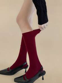 زوج جوارب طويلة سميكة مصنوعة من خليط الصوف