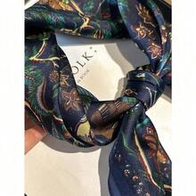 1pc Paisley Floral Print Square Scarf, Women New Versatile Bandana, Neck Tie, Hair Accessory, Fashion Silk Feeling Scarf