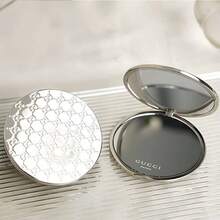 Gucci Specchio da trucco portatile di alta qualità in argento, specchio pieghevole per il trucco, ritocco del trucco, comodo da trasportare, di alta qualità, un regalo per amici o familiari, e un regalo per le festività