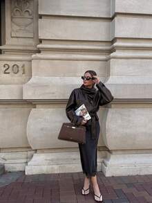 女士复古翻领长袖简约PU皮宽松夹克，女士时尚新款做旧皮夹克，秋季纯色拉链长袖复古PU夹克 - 巧克力棕 - 查看 3