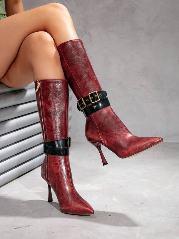 بوت طويلة حتى الركبة بكعب عالي وإبزيم عصرية وجذابة للحفلات