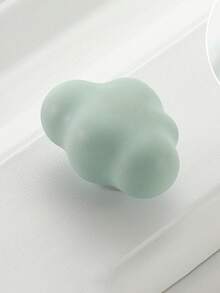 1个彩色星星云朵造型卡通门把手，创意儿童房衣柜门防撞装饰