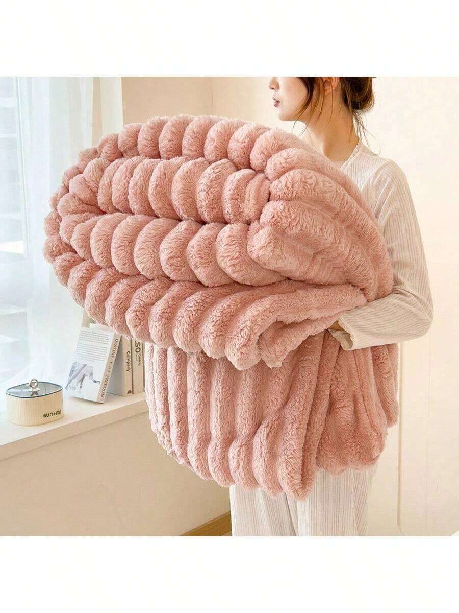 1件超柔软条纹毛绒毯，卧室装饰，宽条纹镂空仿兔毛，粉色家居装饰，牛奶绒法兰绒毯，万圣节，休闲午睡毯，圣诞礼物，办公室午睡小毯，房间装饰毯