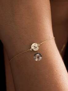 个性化宠物肖像手链、宠物纪念手链、定制宠物照片首饰、宠物走失纪念手链、猫狗手链，以及送给她的礼物，所有款式均可定制，简约日常风格。产品包含礼盒，适合作为情人节礼物、生日礼物、母亲节礼物和日常礼物。女士首饰。 - 寵物頭像手鍊 - 查看 11