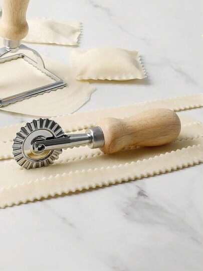 1 pieza Cortador de masa con mango de madera natural, hoja de acero inoxidable - Afilado y antiadherente para masa de pan/pizza/empanadillas, ligero para hornear en Navidad 2025, ideal para panaderos caseros y preparación festiva